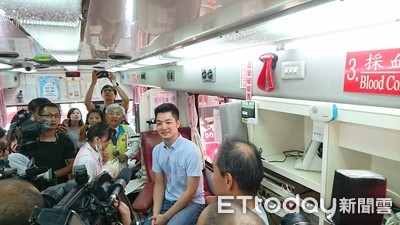 暑假期間易缺血　藍委：捐血車來立院「打架前先捐一袋」