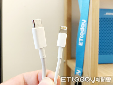 USB-C傳輸成真？！採用USB-C的iPhone快速充電器曝光