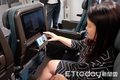 國泰航空加裝攝影機「觀察乘客行為」！　機上一舉一動被看光光
