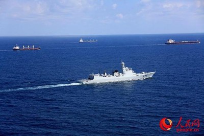 遼寧艦遭數十批外軍艦機抵近　海口艦奉命「當面交鋒」