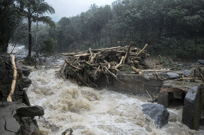 印度西南「百年最惡」洪水　已324死、15萬人大逃難