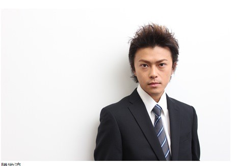 性感熟女高冈早纪吃嫩男 勾宫崎葵戏中男友胜地凉