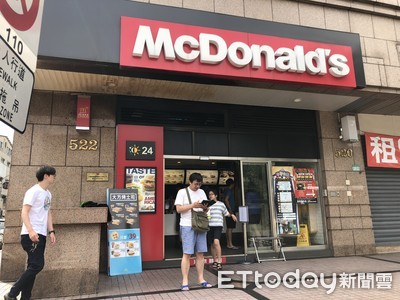 門鈴壞掉...麥當勞外送自動敲門她驚呆！店員還記菜單：全店都知