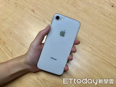 iPhone XS 閃一邊 日本今年最暢銷手機由iPhone 8奪冠
