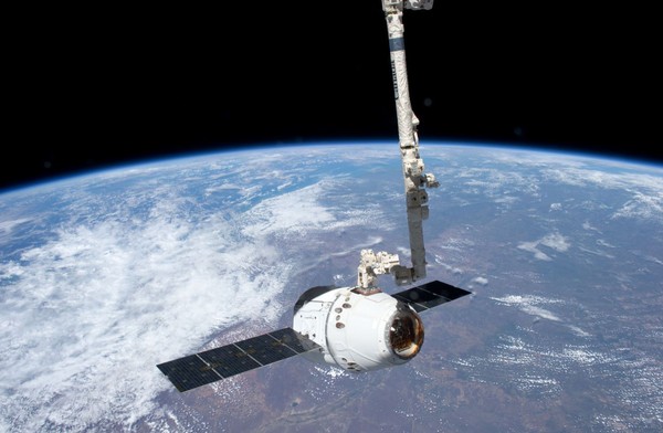 ▲▼俄羅斯太空船聯合號（Soyuz）日前遭電鑽蓄意破壞。（圖／達志影像／newscom）
