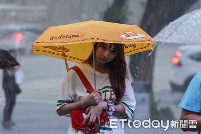 全台2天防豪雨！　周一鋒面到「天氣劇變」北部低溫跌到19度