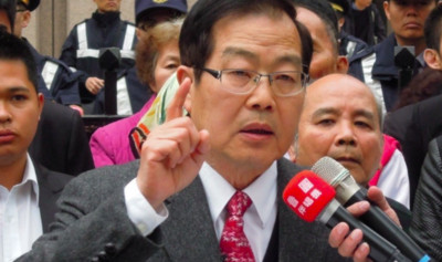 前南投縣長李朝卿「狂收111次回扣」！妻舅也一起貪…法官怒：背棄縣民