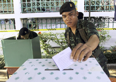 泰國軍政府宣布「解除政治禁令」！選舉法生效　明年2月底大選