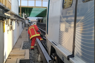 快訊／法國馬賽地鐵「膠輪出軌」　車廂天花爆砸14乘客