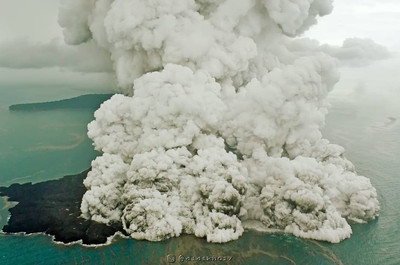 海嘯那次噴發只是「小規模」…印尼火山持續蠢動　警戒等級升高