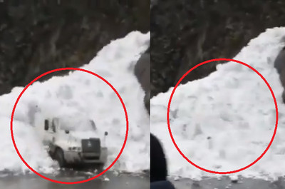 「雪河」6秒吞噬大卡車！雪堆急速下墜堆積　駕駛急開門逃命