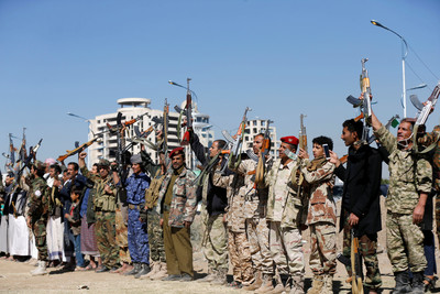 葉門代理人戰爭持續！胡塞運動「彈道飛彈、無人機」空襲軍營　至少60死