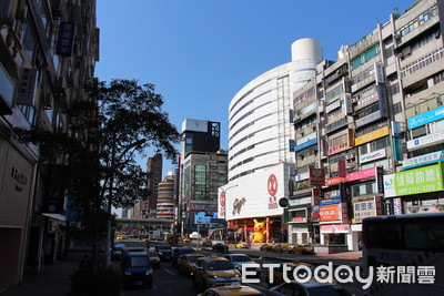 一年關掉400間店！　東區商圈首度搭SOGO周慶抽獎救人潮