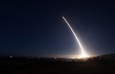 美國射「義勇兵三型」洲際飛彈到6700Km外太平洋　可攜帶核彈頭