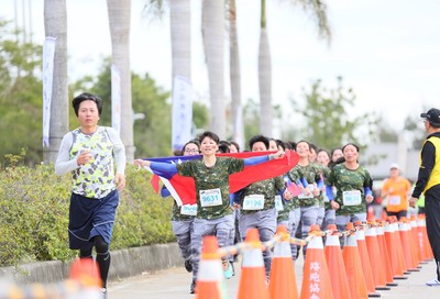 金門馬／吉普車軍用卡車出動展戰地特色　17日半馬全馬開跑