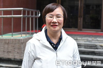 沒坐到獨木舟又餓肚子…她爆羅淑蕾出團「耍大牌」挨告辯：只是抱怨旅行社
