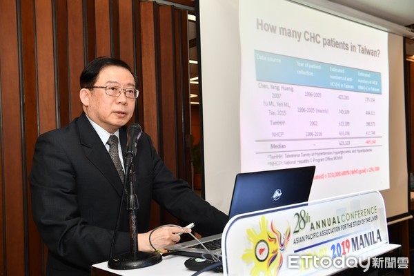 高嘉宏理事長於2019年亞太肝臟研究學會分享本土的防治三策略。（圖／公關提供）