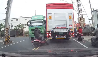 逆向三寶嚇到犁田「送頭」！大貨車極限自救一秒hold住　保住2個家庭
