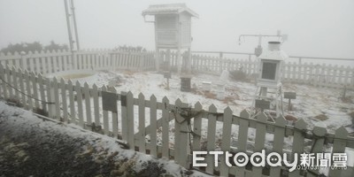 快訊／玉山積雪1公分「今晚最凍10度」中投大雨特報　全台濕冷到周日