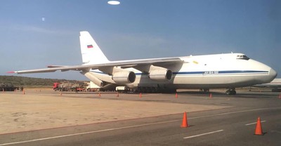 委內瑞拉盟友來救援！俄羅斯2軍機抵首都機場「履行軍事合約」