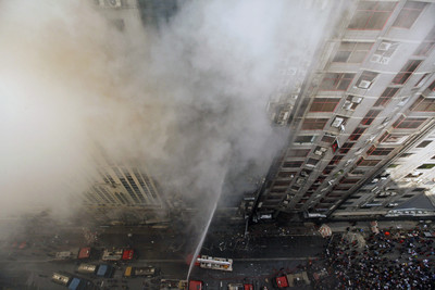 快訊／孟加拉19層大樓突起火！3人跳樓墜地慘死…至少17死50傷