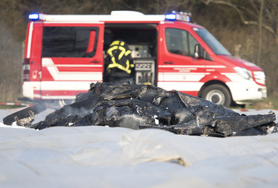 私人飛機墜毀德國釀3死...俄女富豪喪命！警趕支援又遇死亡車禍