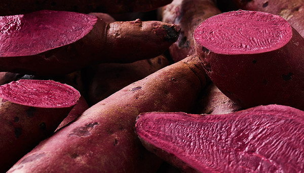 ▲Chr. Hansen是一間全球性的生物技術公司，以非基改的方式培育出Hansen sweet potato™，提供代替胭脂紅色素的新選擇。（圖／翻攝自Chr. Hansen官網）