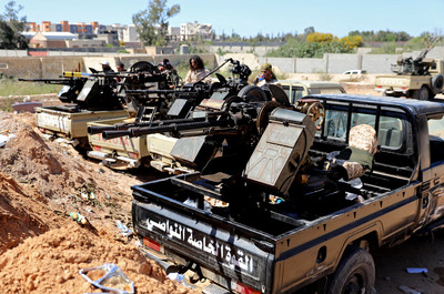 利比亞「東西軍」亂鬥…超過200死傷　伊斯蘭國沙漠中趁亂復出