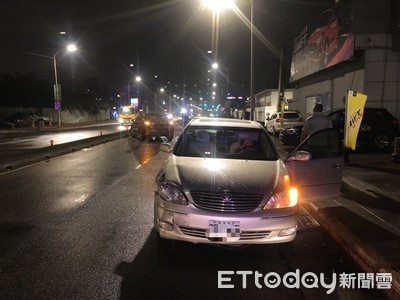 北市男子低血糖開車上路　恍神逆向撞上轎車被送醫