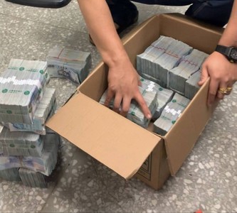 富商捧1400萬現金買比特幣！護鈔小弟摩鐵推演全劫走　6人被起訴