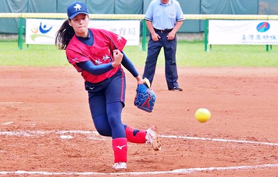 企聯女壘／凱撒小大一林芝綺首參賽　首戰就勝投拿MVP