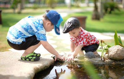 8、9歲乳房、睪丸變大！幼童「性早熟徵兆」曝：內分泌出問題了