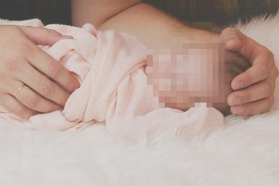 1歲女嬰「腳掌見天」慘死水桶!25歲媽枕頭捂死她 ... 冷笑:我不喜歡女兒