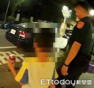 不跟媽媽好了！男孩被罵生氣氣「離家出走」　大姊姊暖心勸回