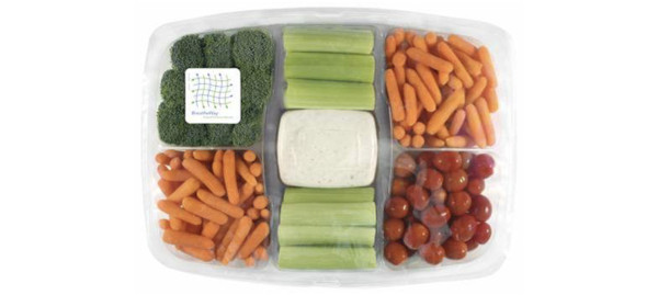 ▲美國超市中的蔬果沙拉盒上的薄膜採用能延長保鮮的MA包裝。（圖／翻攝自Produce Processing網站）