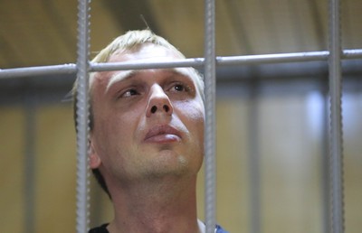 調查高官貪腐！俄羅斯記者反被控販毒　拒簽名遭警察毆打