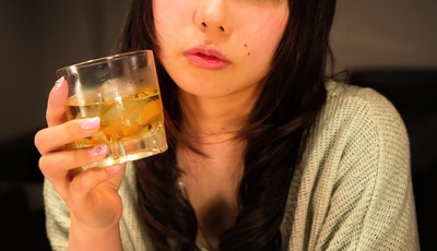 台北正妹酒吧被搭訕！美籍男邀住處喝清酒　她慘遭臉頰固定性侵