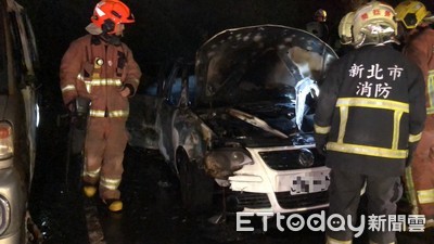 板橋4車疑遭縱火慘剩骨架　男辯稱「在車上烤肉」