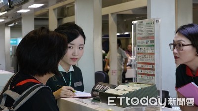 長榮罷工小港機場僅飛3班　出動地勤美女：我們盡量做到最好