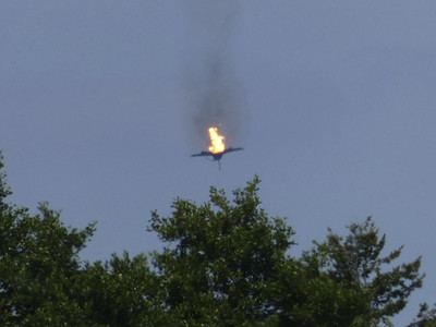火球從天降 ... 德國2架颱風戰機「相撞墜毀片」曝光!1飛官身亡