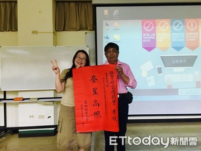 64歲邱增富考上兩所國立大學研究所 「活到老學到老」