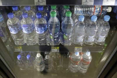 舊金山機場8/20起禁賣塑膠瓶裝水　改設百台飲水機供解渴
