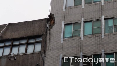 影／宜蘭清晨6.0地震　台北市長安東路松江路口「大樓磁磚剝落」