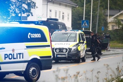 挪威男闖清真寺開槍掃射…被75歲阿公「鎖喉壓制」　家裡竟有一具女屍