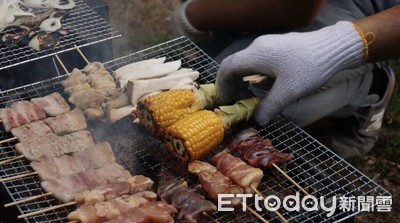 「巨無霸棉花糖」中秋必烤！外酥內軟超甜蜜　量販祭優惠搶烤肉商機