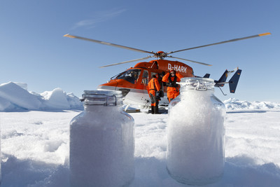 白雪不再純粹…塑膠微粒「隨風飄」至北極　人類每年恐吃下5萬個