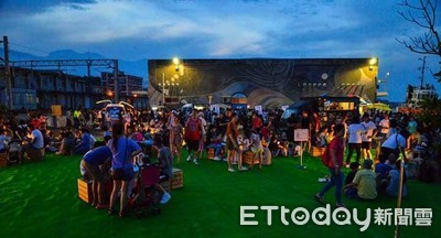 開學前衝一波！　到花蓮港「胖卡市集」吹著海風配美食