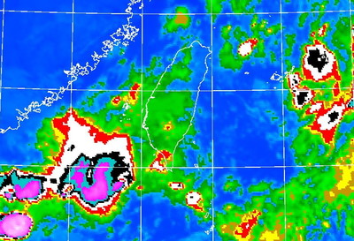 低壓在家門口！全台雨高屏防豪雨　颱風最快周三恐生成「有影響台灣機率」