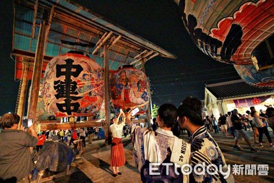 直擊/日本中部最美祭典!「三河一色大燈籠祭」宛如走進浮世繪