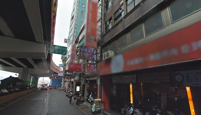 警閃電臨檢 ... 赫見酒店妹「肉色狂搖」 客秒進聖人模式:不知她為何脫光